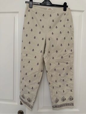 Talbots Beige Cropped Pants with Embroidered Paisley Motif